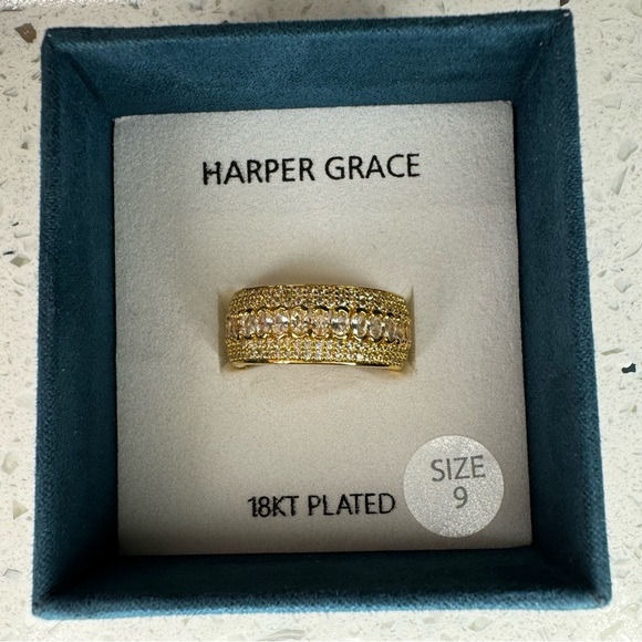 18KT GOLD PLATED FILIGREE RING WITH ZIRCONIAS - Picture 12 of 16